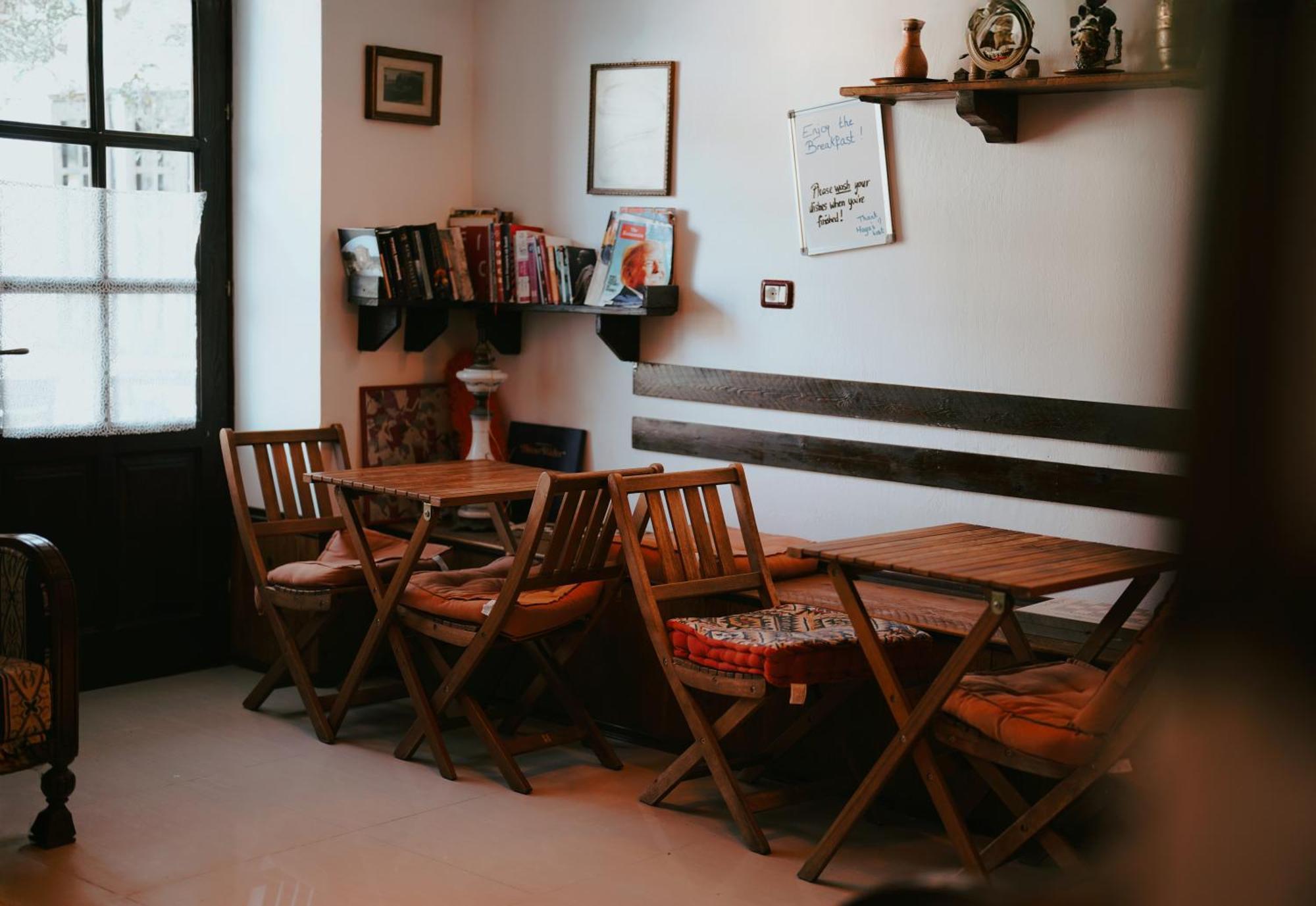 Maya Hostel 베라트 외부 사진